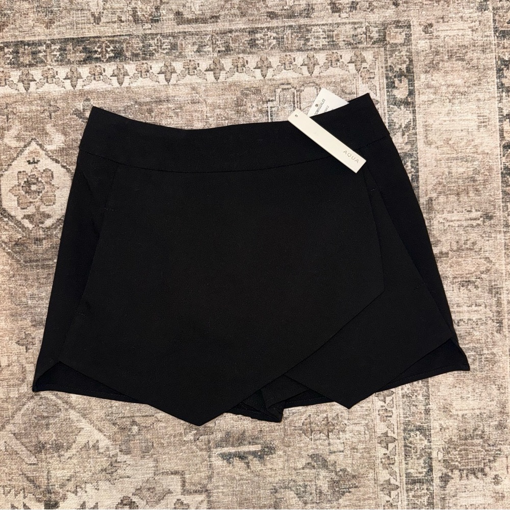 NWT Aqua Black Skort